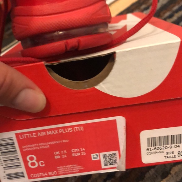 Red Nike airs worn 3-5 times - Picture 4 of 4